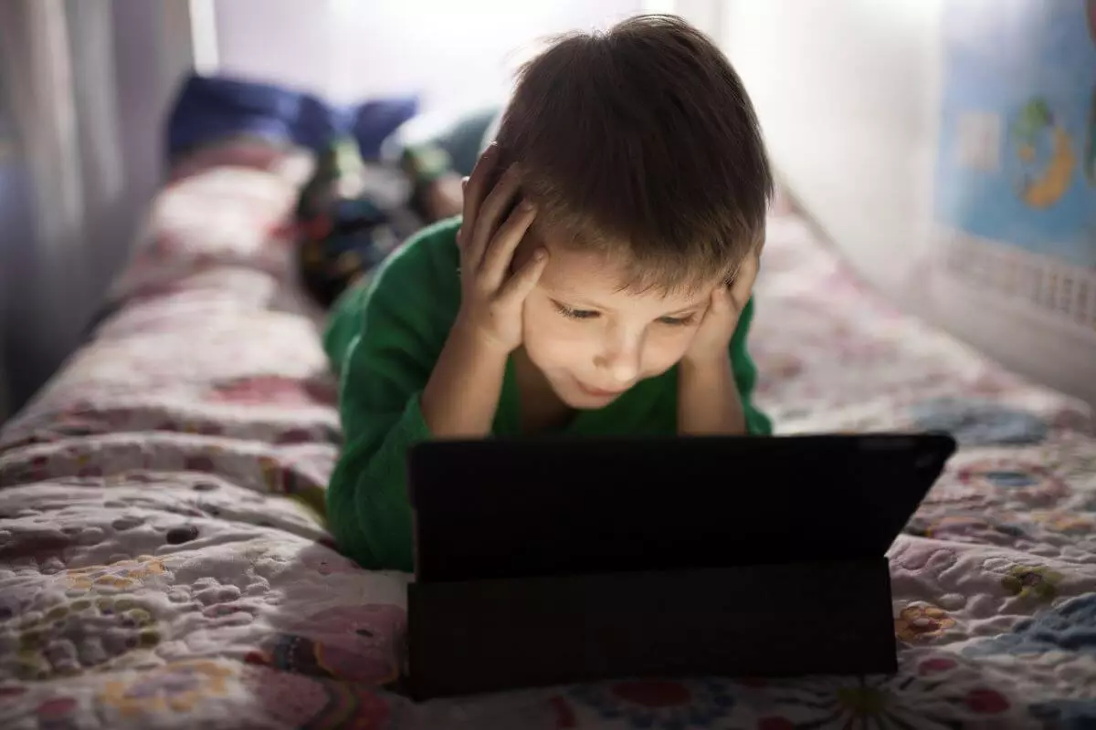 Os Impactos do Excesso de Tela no Desenvolvimento Cerebral do seu Filho